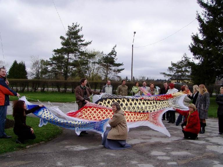 A delegation from Saku, Japan, participated in the Song and Dance Celebration in Tallinn in 2009. Our friends from Japan took part in the procession with our dancers and singers.